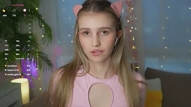 Fluffy-Angel online show from 12-25-24, 11:54