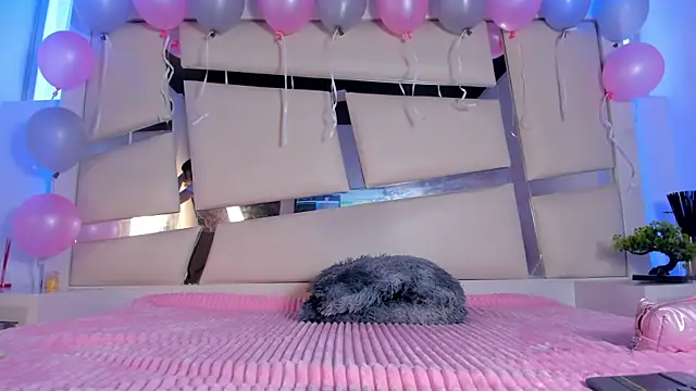 Snapshot of chrystal_js chatting on 11-14-25, 01:32 chrystal js online show from 11-14-25, 01:32