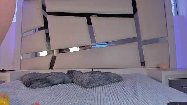 Snapshot of chrystal_js chatting on 03-09-26, 01:15 chrystal js online show from 03-09-26, 01:15