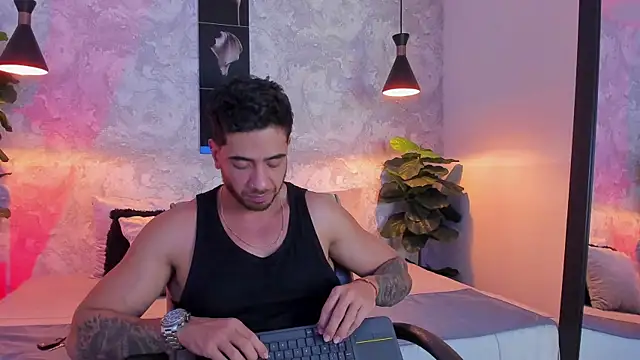 Nate franco online show from 10-31-25, 04:24