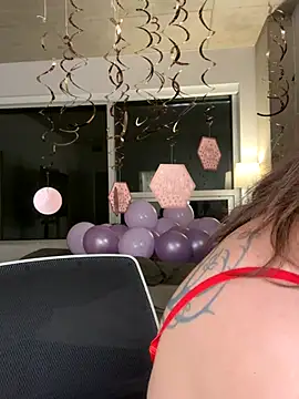 Snapshot of nerdynina chatting on 11-02-25, 10:56 nerdynina online show from 11-02-25, 10:56