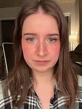 Snapshot of nerdynina chatting on 11-27-25, 11:29 nerdynina online show from 11-27-25, 11:29