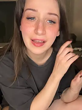 Snapshot of nerdynina chatting on 01-18-26, 01:31 nerdynina online show from 01-18-26, 01:31