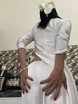    Erin    online show from 07-12-26, 03:19