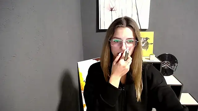 Snapshot of lady_olivia_ chatting on 10-02-25, 04:47 lady olivia  online show from 10-02-25, 04:47