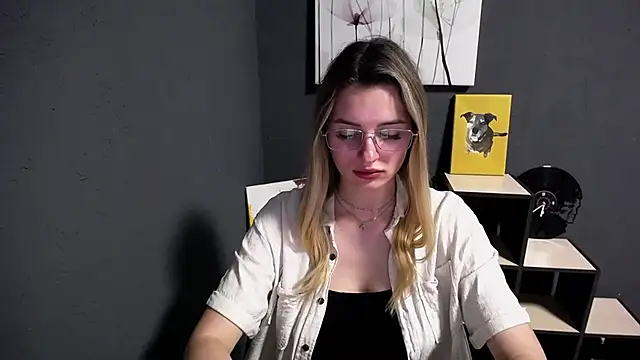 lady olivia  online show from 05-20-26, 12:33