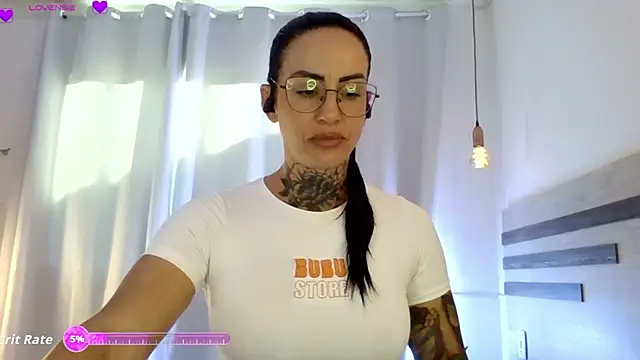 YasmimBrasil online show from 12-17-25, 09:15