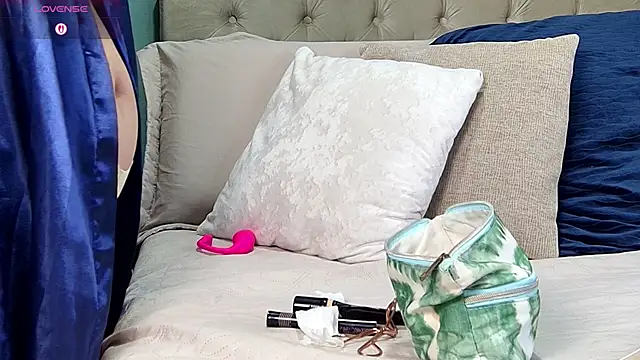 yanella fire online show from 10-25-25, 11:07