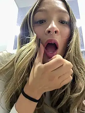 Victoria Adams14 online show from 01-11-26, 03:00