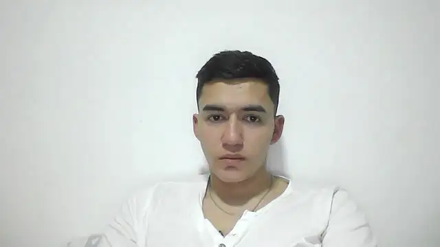 Snapshot of Estebitan_vm chatting on 11-17-25, 04:51 Estebitan vm online show from 11-17-25, 04:51