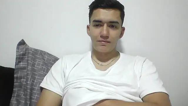 Snapshot of Estebitan_vm chatting on 11-19-25, 06:02 Estebitan vm online show from 11-19-25, 06:02