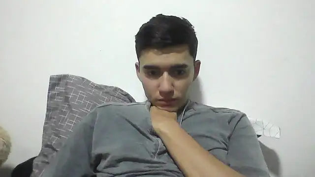 Snapshot of Estebitan_vm chatting on 11-24-25, 04:01 Estebitan vm online show from 11-24-25, 04:01