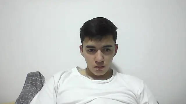 Snapshot of Estebitan_vm chatting on 11-28-25, 06:05 Estebitan vm online show from 11-28-25, 06:05