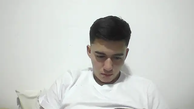 Snapshot of Estebitan_vm chatting on 12-01-25, 01:43 Estebitan vm online show from 12-01-25, 01:43