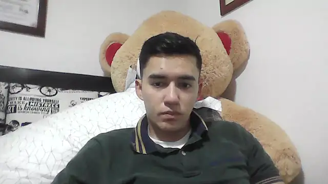 Snapshot of Estebitan_vm chatting on 12-05-25, 12:52 Estebitan vm online show from 12-05-25, 12:52