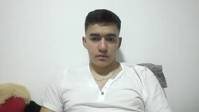 Snapshot of Estebitan_vm chatting on 12-14-25, 11:53 Estebitan vm online show from 12-14-25, 11:53