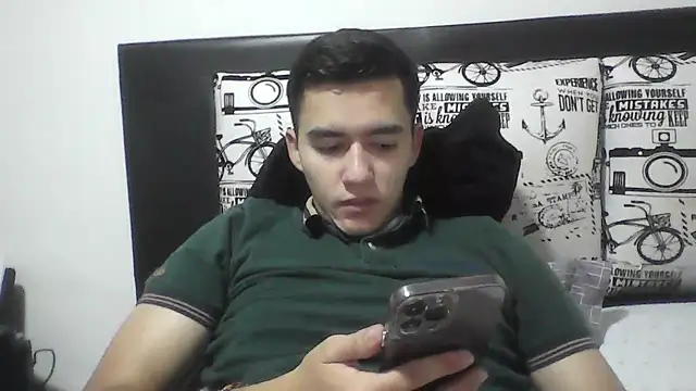 Snapshot of Estebitan_vm chatting on 02-18-26, 04:19 Estebitan vm online show from 02-18-26, 04:19