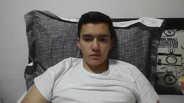 Snapshot of Estebitan_vm chatting on 02-19-26, 04:30 Estebitan vm online show from 02-19-26, 04:30