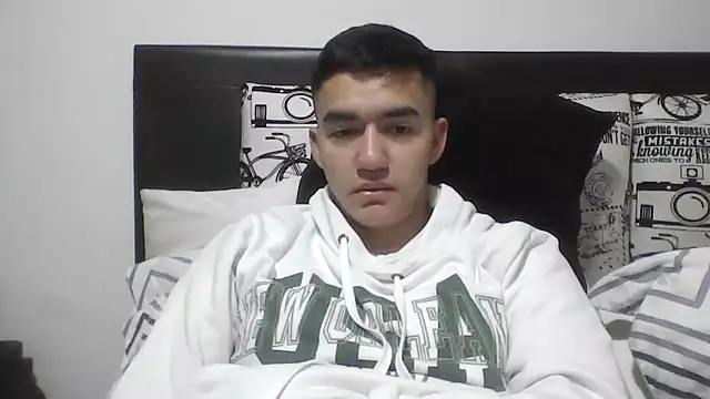 Snapshot of Estebitan_vm chatting on 02-24-26, 11:30 Estebitan vm online show from 02-24-26, 11:30