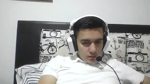 Snapshot of Estebitan_vm chatting on 03-04-26, 04:07 Estebitan vm online show from 03-04-26, 04:07