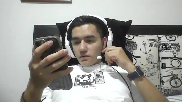 Snapshot of Estebitan_vm chatting on 03-08-26, 03:32 Estebitan vm online show from 03-08-26, 03:32