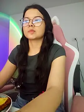 azumiichan online show from 10-21-25, 12:00