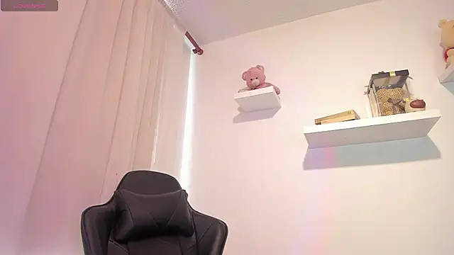 Snapshot of I_am_tori chatting on 01-29-25, 03:58 I am tori online show from 01-29-25, 03:58