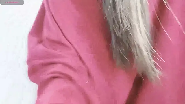 tanhxiu online show from 12-18-24, 08:03