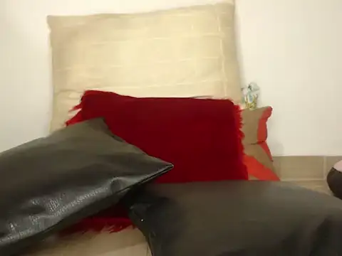 Snapshot of staylor29 chatting on 11-22-25, 12:20 staylor29 online show from 11-22-25, 12:20