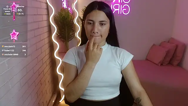 Snapshot of Chiara_tay chatting on 01-08-25, 01:32 Chiara tay online show from 01-08-25, 01:32