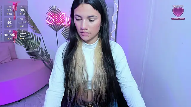 Snapshot of Chiara_tay chatting on 02-02-25, 07:14 Chiara tay online show from 02-02-25, 07:14