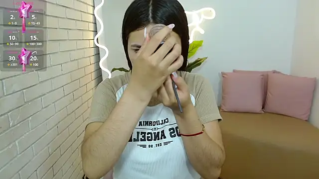 Snapshot of Chiara_tay chatting on 02-23-25, 02:18 Chiara tay online show from 02-23-25, 02:18