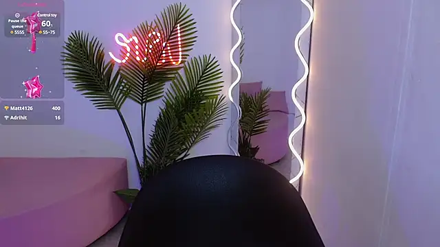 Snapshot of Chiara_tay chatting on 02-26-25, 06:47 Chiara tay online show from 02-26-25, 06:47