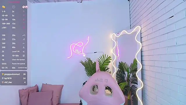 Snapshot of Chiara_tay chatting on 03-10-25, 10:15 Chiara tay online show from 03-10-25, 10:15