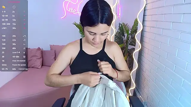 Snapshot of Chiara_tay chatting on 03-11-25, 04:21 Chiara tay online show from 03-11-25, 04:21