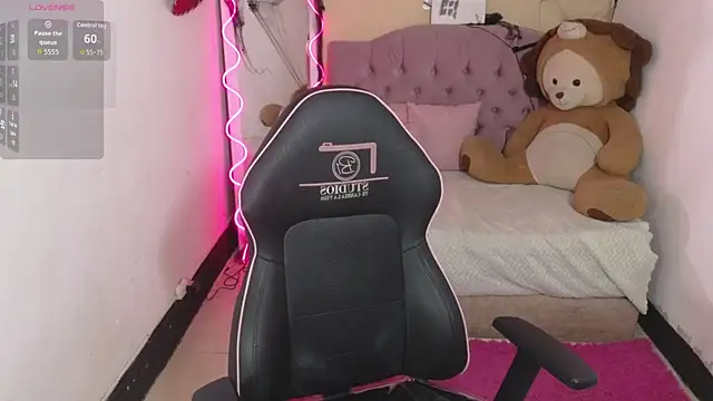 Snapshot of Chiara_tay chatting on 11-06-25, 03:07 Chiara tay online show from 11-06-25, 03:07