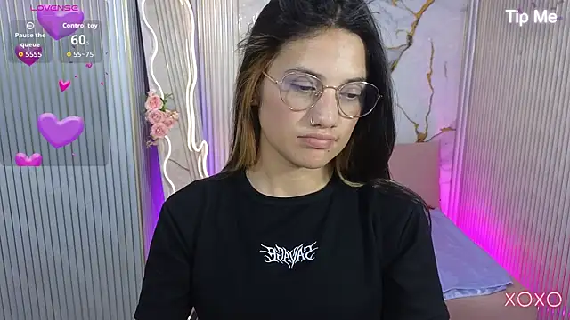 Snapshot of Chiara_tay chatting on 03-28-26, 08:08 Chiara tay online show from 03-28-26, 08:08