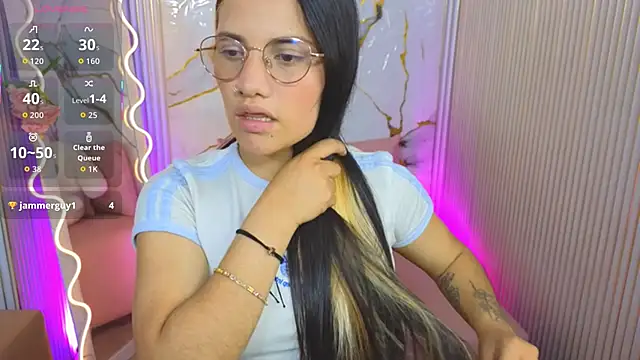 Chiara tay online show from 04-30-26, 08:57