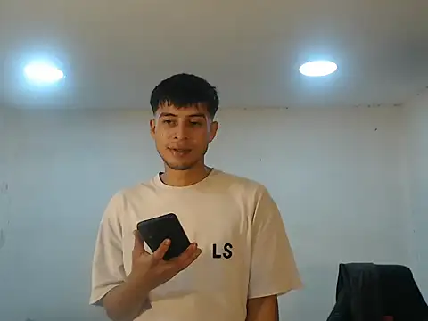 Snapshot of danielitopapuu chatting on 10-28-25, 02:48 danielitopapuu online show from 10-28-25, 02:48