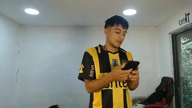 Snapshot of danielitopapuu chatting on 10-30-25, 12:39 danielitopapuu online show from 10-30-25, 12:39