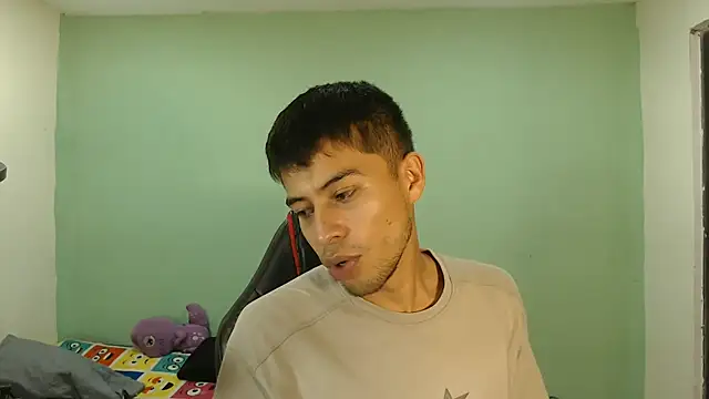 Snapshot of danielitopapuu chatting on 11-27-25, 10:28 danielitopapuu online show from 11-27-25, 10:28