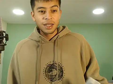 Snapshot of danielitopapuu chatting on 11-28-25, 10:40 danielitopapuu online show from 11-28-25, 10:40