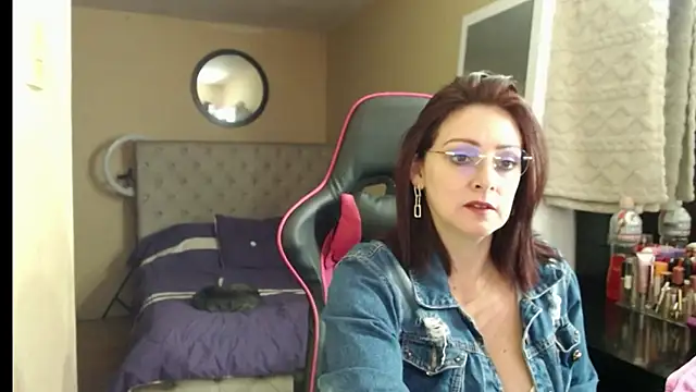 Snapshot of Carol_Scottt chatting on 11-10-25, 04:00 Carol Scottt online show from 11-10-25, 04:00