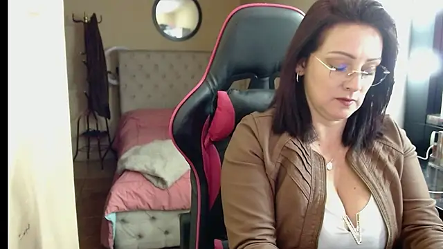 Snapshot of Carol_Scottt chatting on 12-01-25, 04:39 Carol Scottt online show from 12-01-25, 04:39