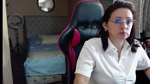 Snapshot of Carol_Scottt chatting on 12-16-25, 05:12 Carol Scottt online show from 12-16-25, 05:12