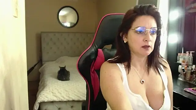 Snapshot of Carol_Scottt chatting on 02-14-26, 07:10 Carol Scottt online show from 02-14-26, 07:10