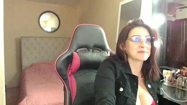 Snapshot of Carol_Scottt chatting on 03-10-26, 08:36 Carol Scottt online show from 03-10-26, 08:36