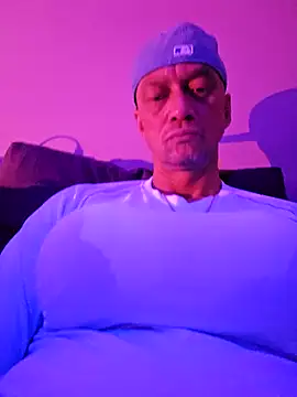 Snapshot of McdyllanXX chatting on 03-04-25, 08:05 McdyllanXX online show from 03-04-25, 08:05