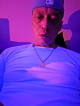 Snapshot of McdyllanXX chatting on 03-10-25, 11:27 McdyllanXX online show from 03-10-25, 11:27