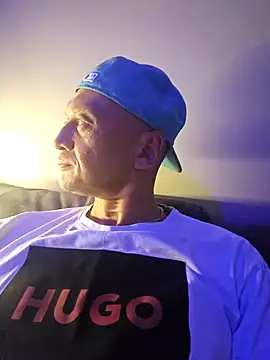 Snapshot of McdyllanXX chatting on 03-13-25, 10:10 McdyllanXX online show from 03-13-25, 10:10